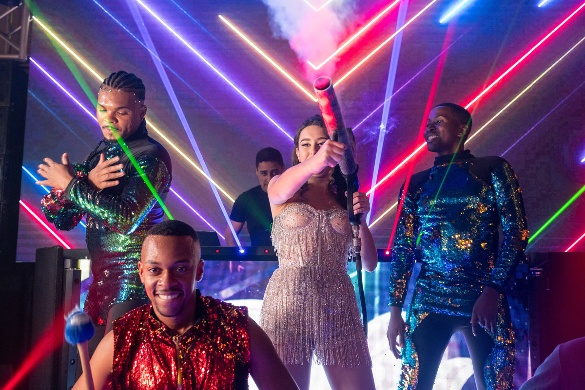 Debutante no fantasy lounge