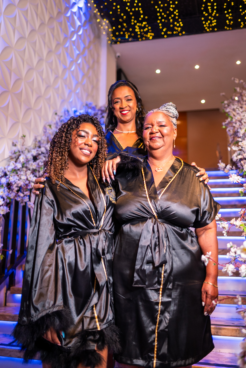 Foto debutante com mãe e avó