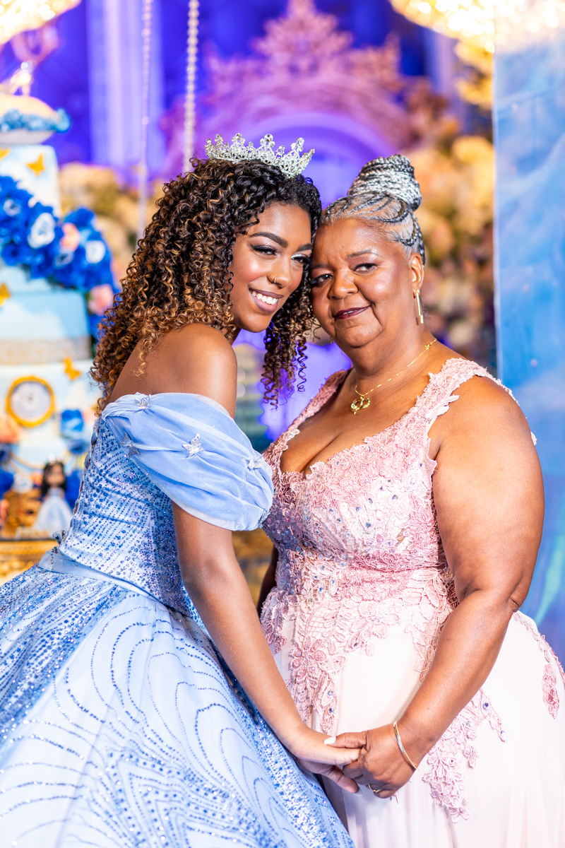   Debutante com a avó