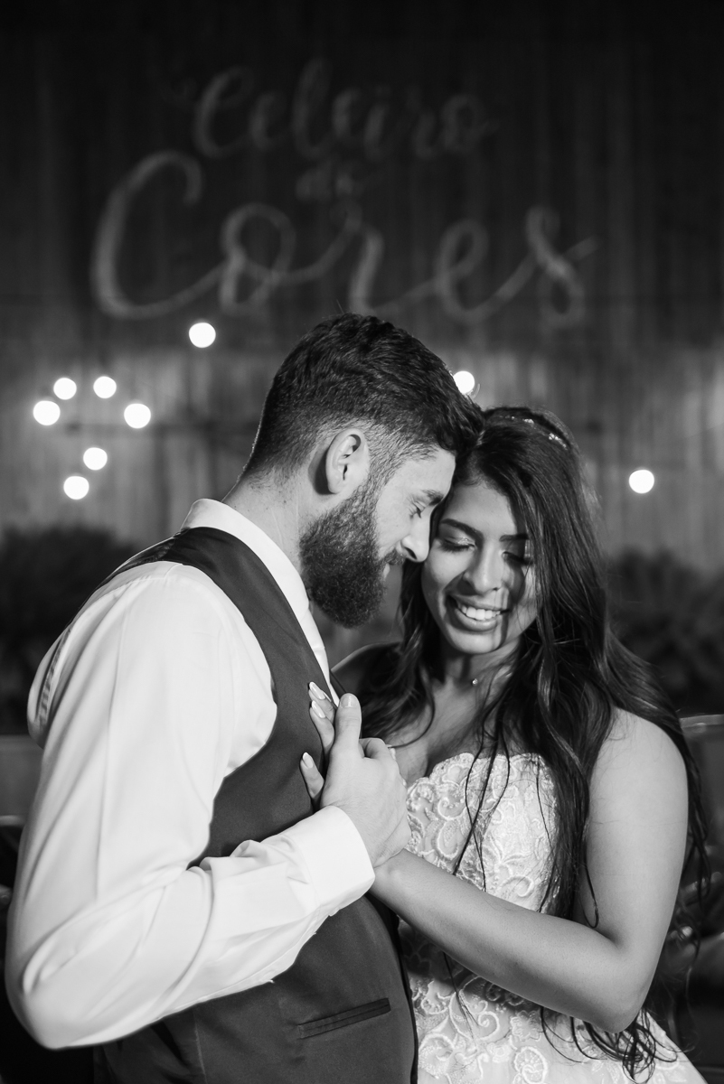  Fotos dos noivos em preto e branco  