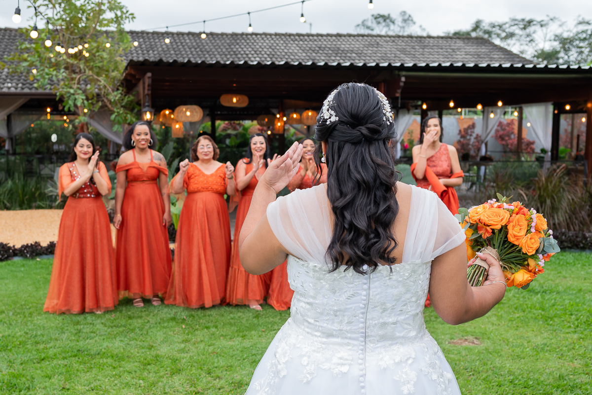  reação das madrinhas ao ver a noiva 