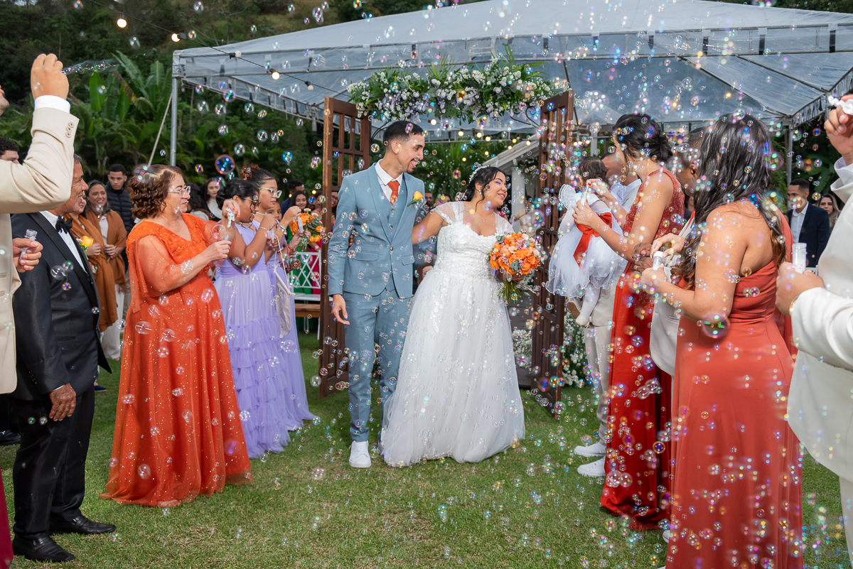  Noivos com  padrinhos no Sitio 