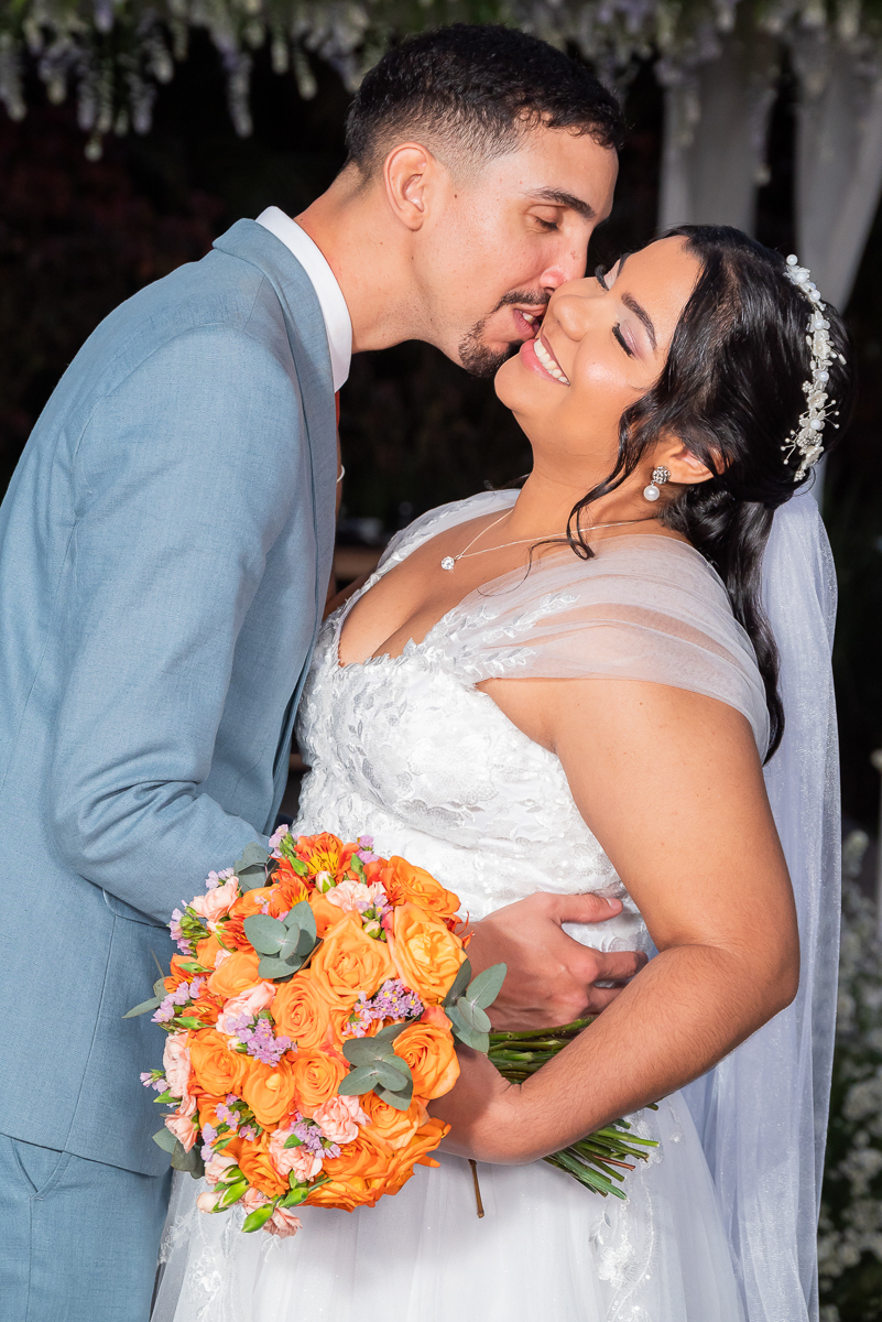 Inspirações de poses dos noivos 