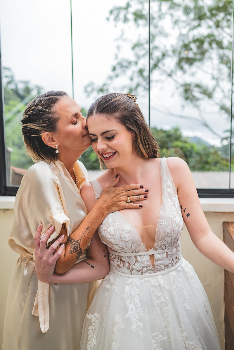 Noiva com mãe no making off