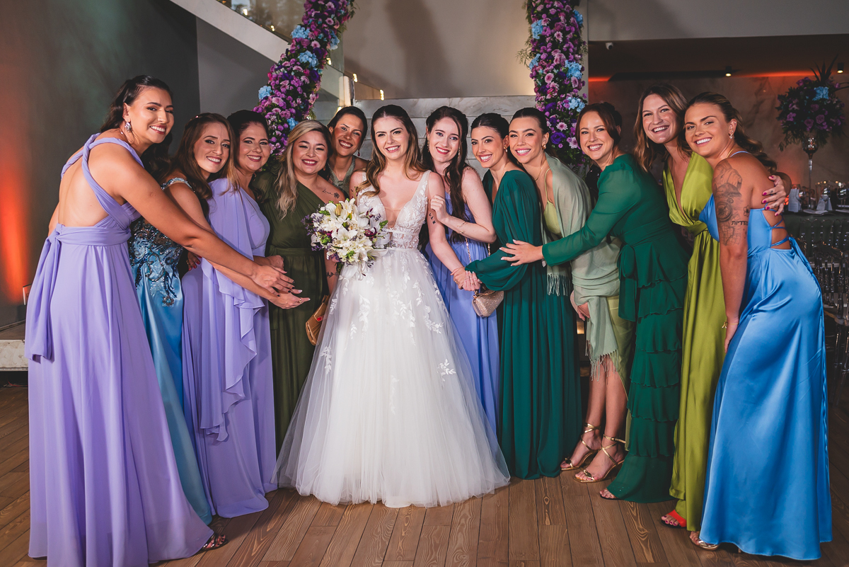 Madrinhas com a noiva 