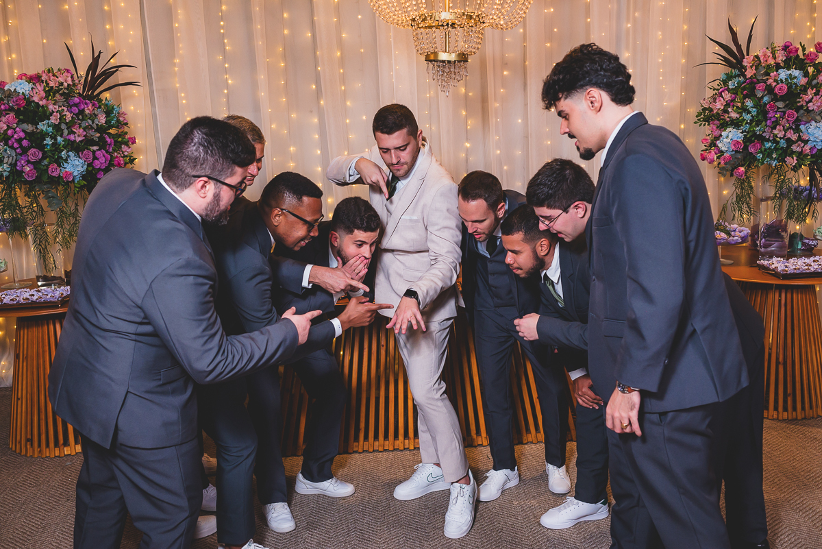 Padrinhos com o noivo 