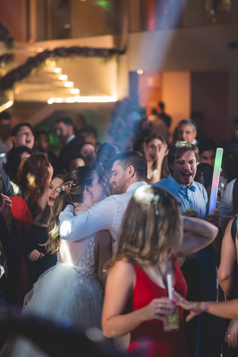 aproveitando a pista de dança com noivos 