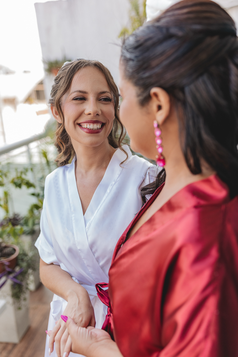 momento mãe e filha no casamento