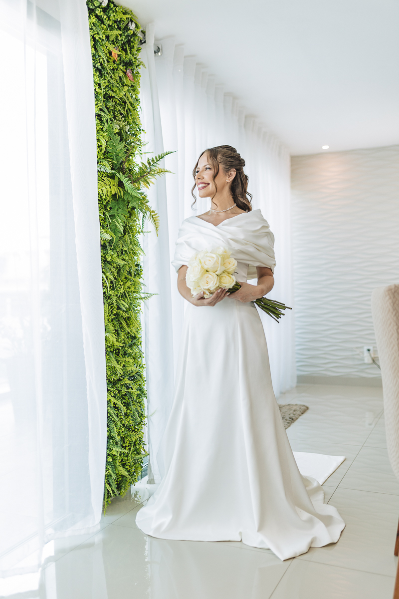  Vestido e Buquê de noiva elegante