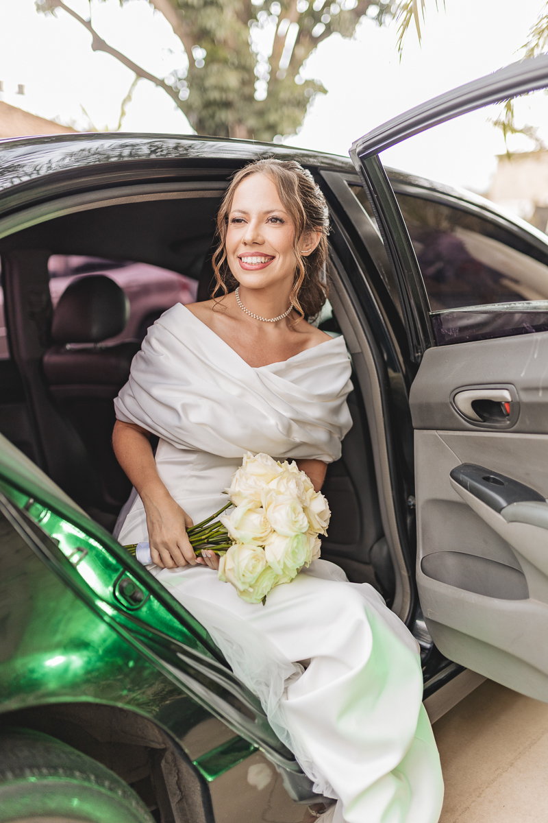  Noiva chegando no carro