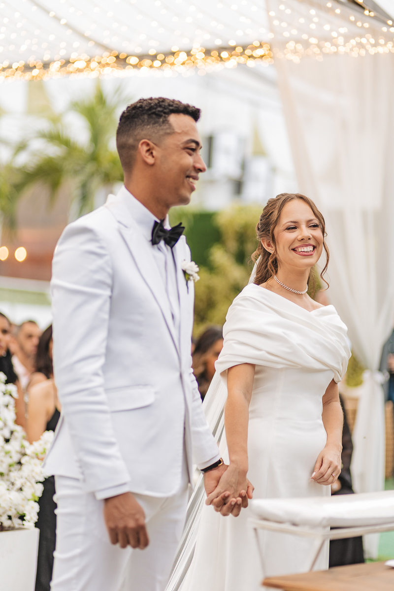 Noivos na cerimônia 