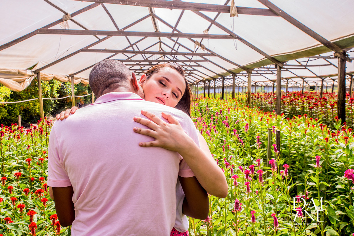 toda a emoção de um ensaio pre wedding realizado em holambra