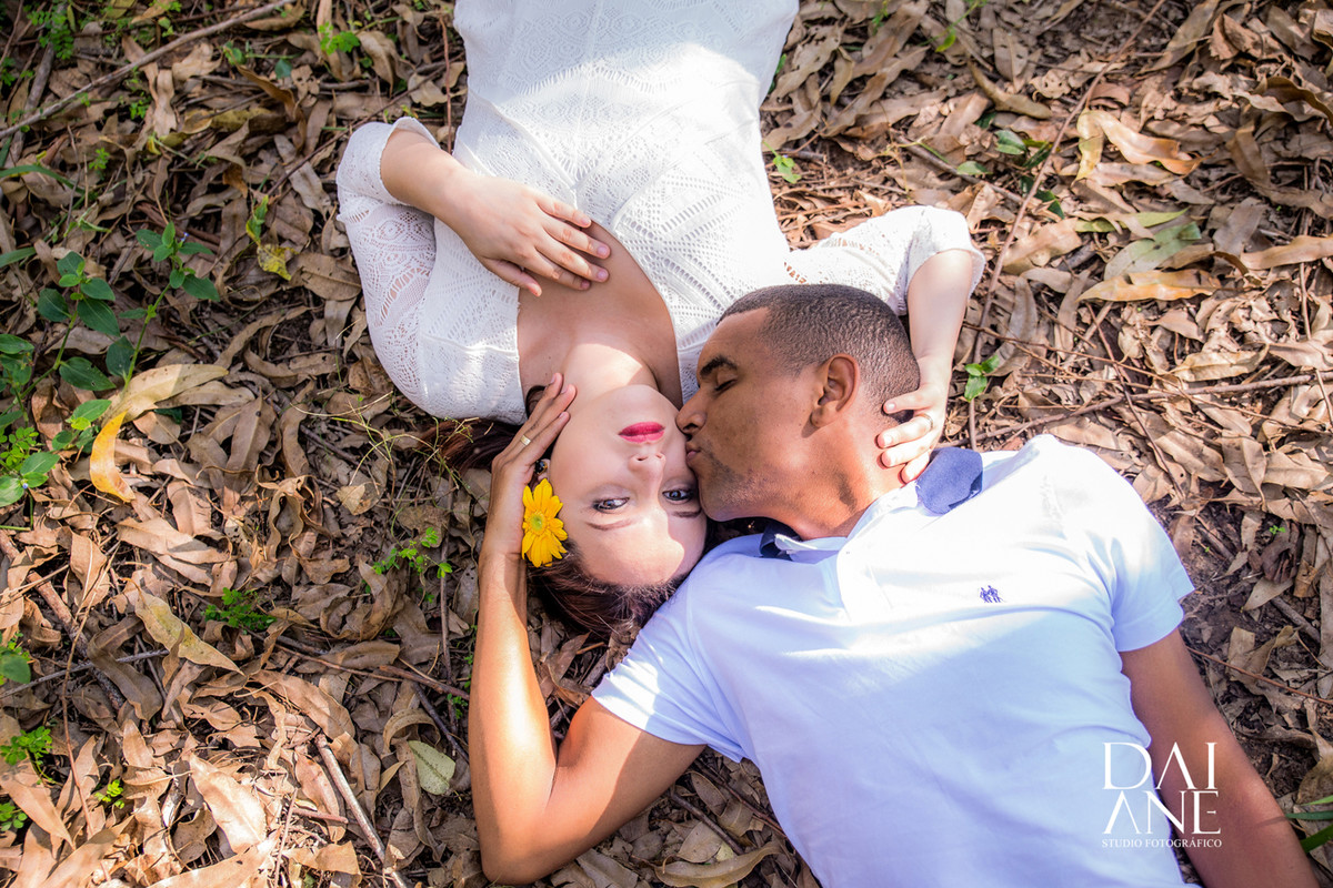 Ensaio em meio a alcaliptos em holambra