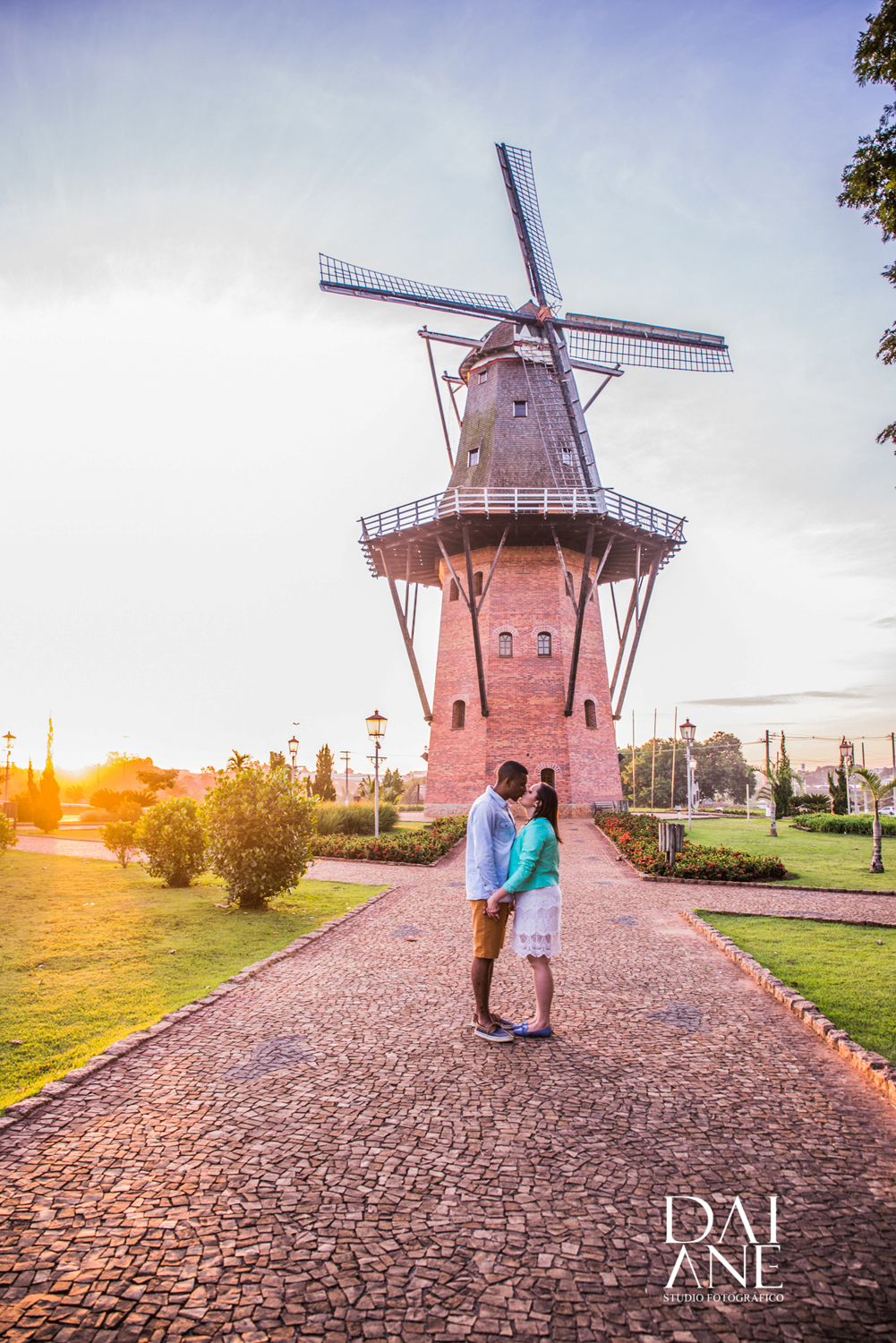 ensaio ralizado em holambra em meio por do sol