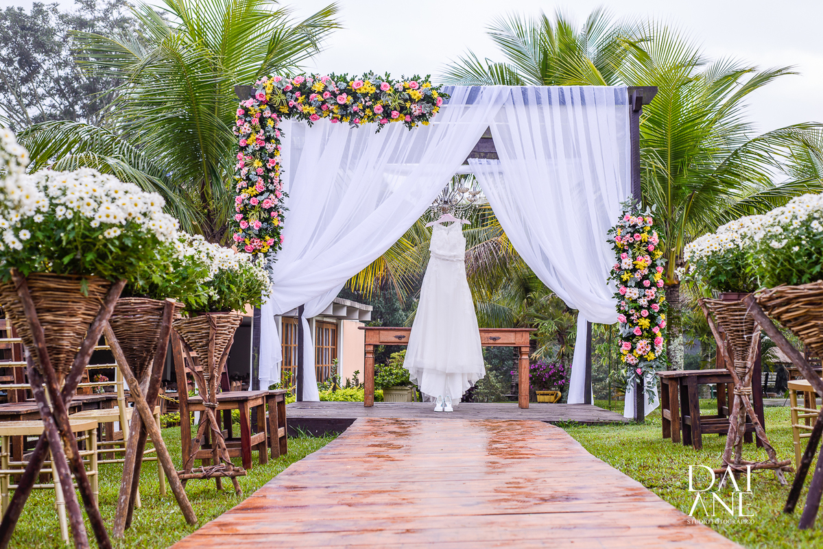 vestido inter noivas para casamento durante o dia 