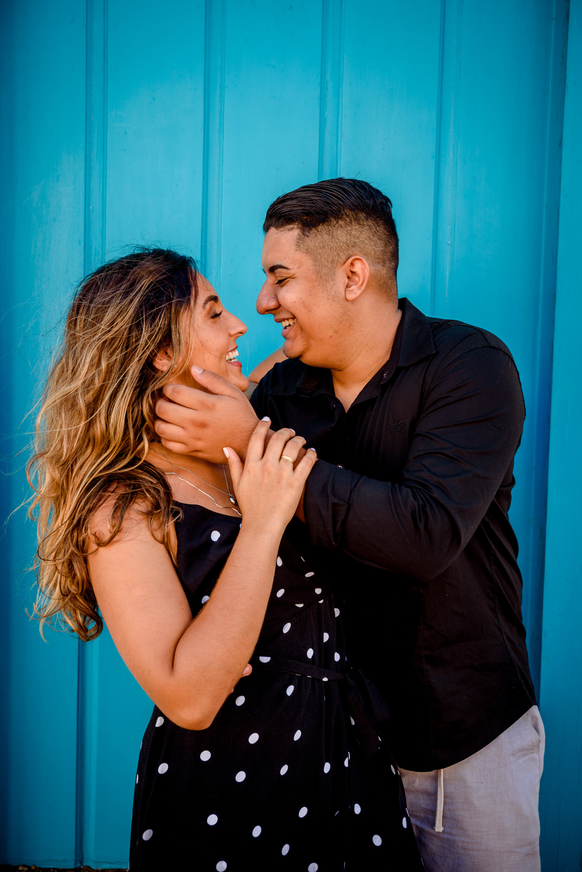 casal com olhar apaixonado