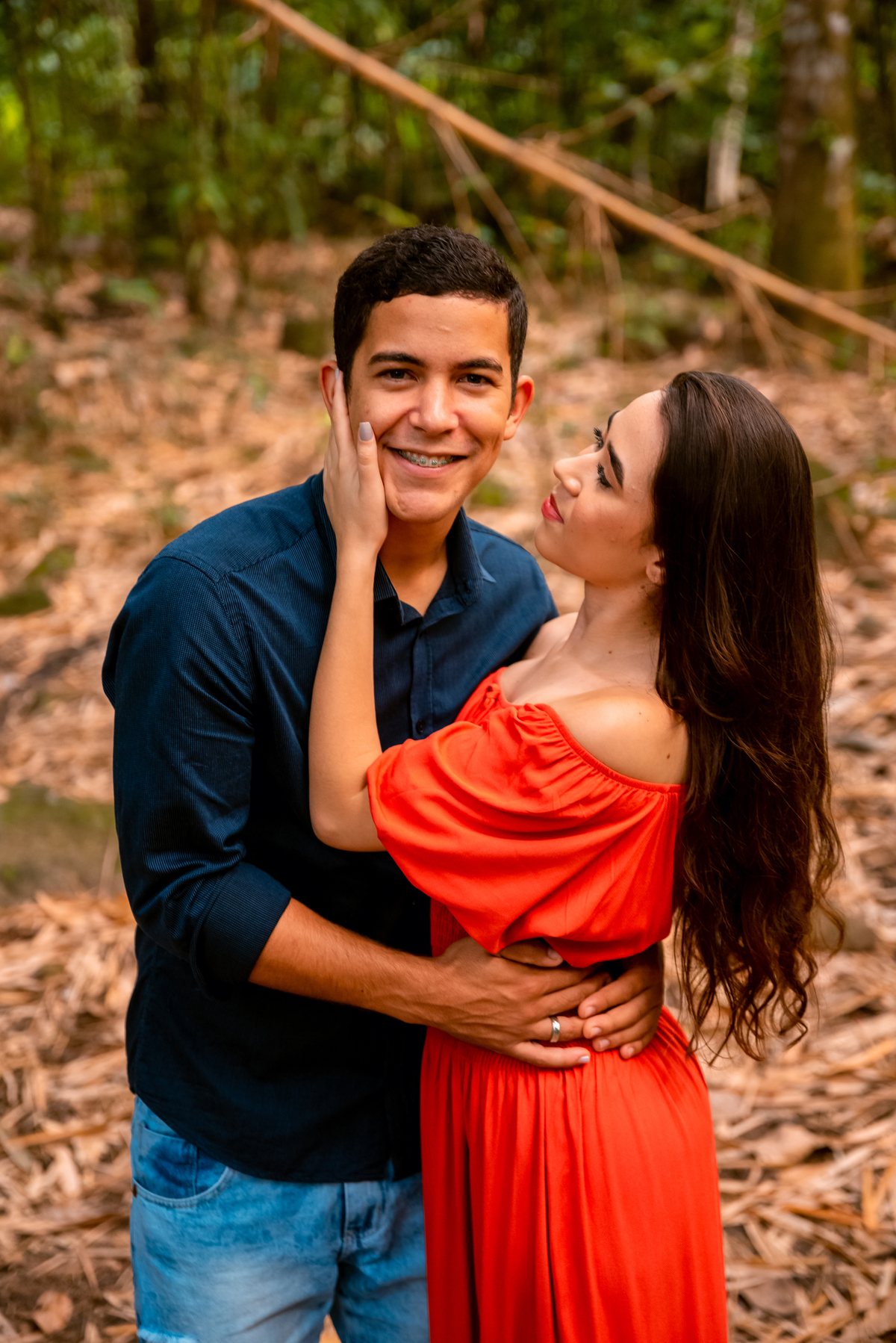 ensaio de casal na floresta