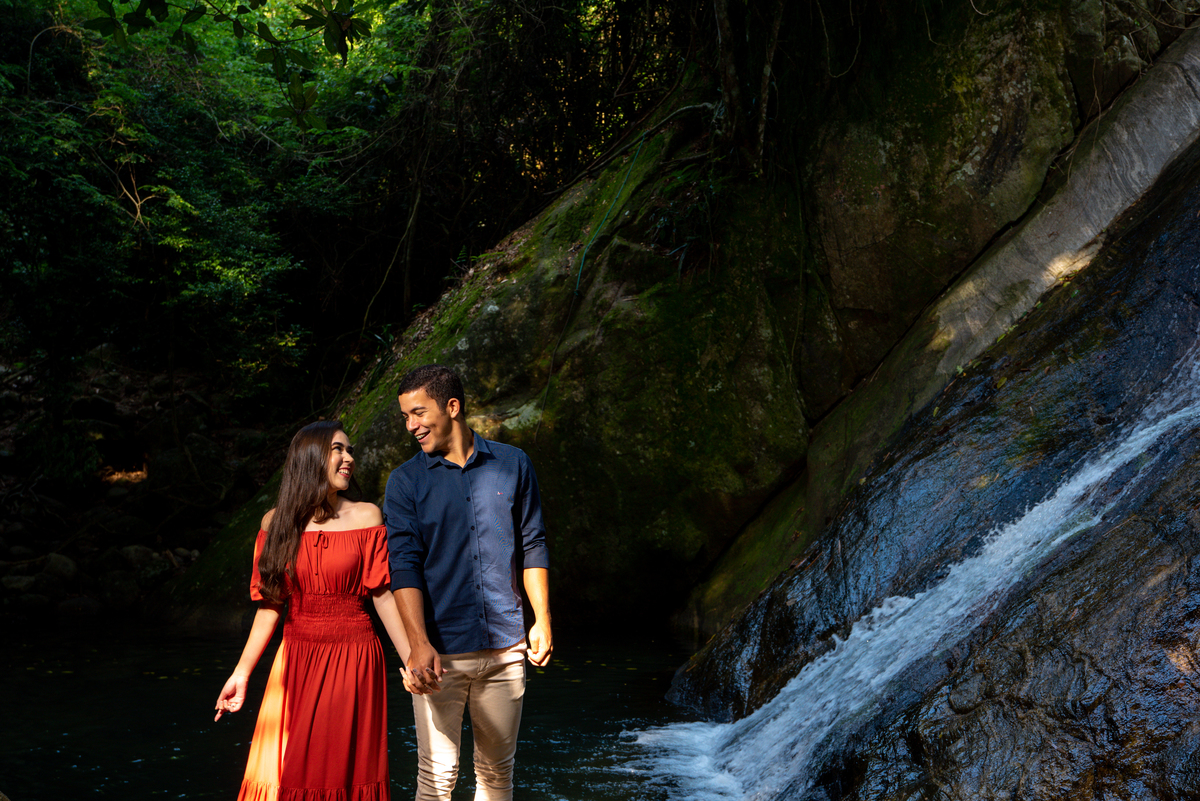 casal na Cachoeira da Janjana