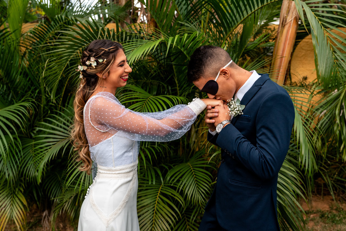 momento first touch entre noivos