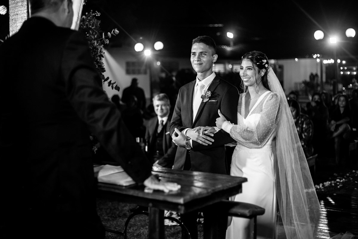 felicidade aos noivos