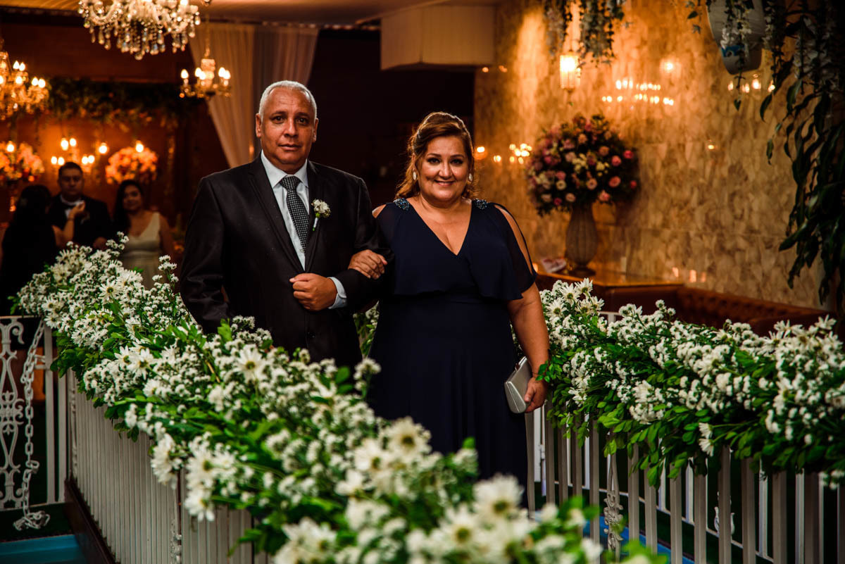 mâe da noiva com o pai do noivo