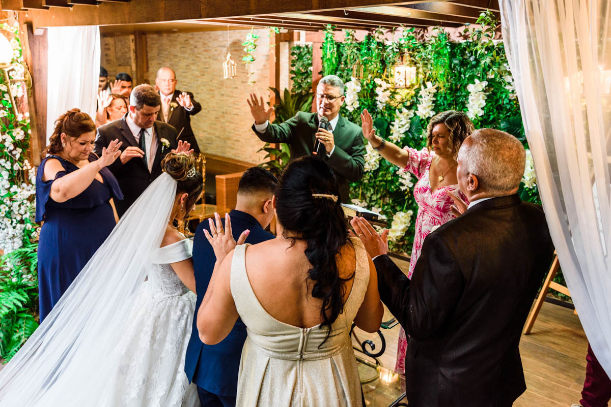 benção dos pais sobre os noivos