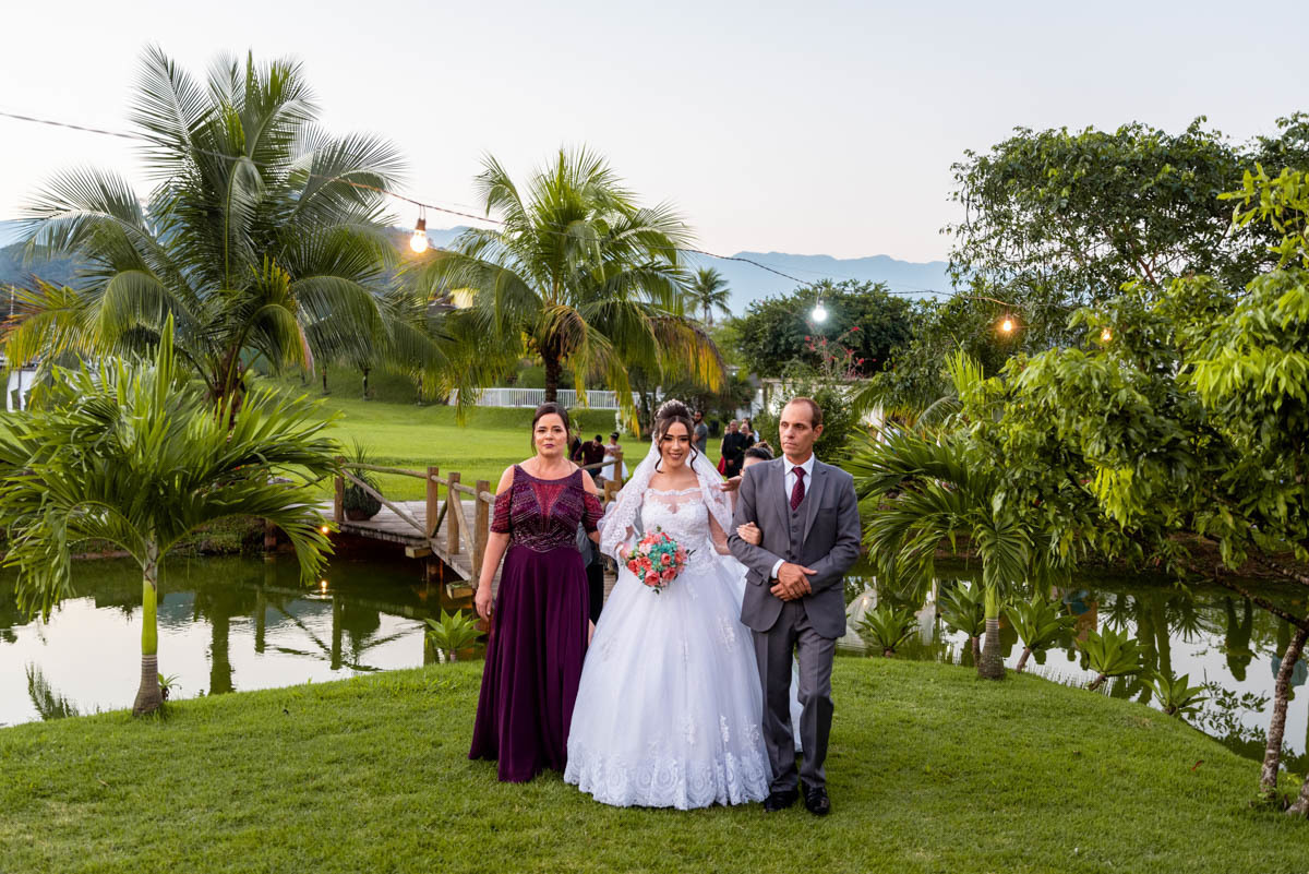 entrada da noiva por uma ponte