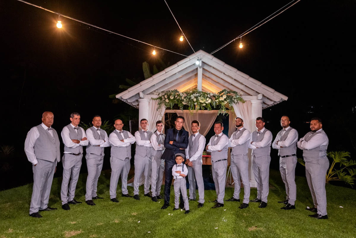 noivo e os padrinhos