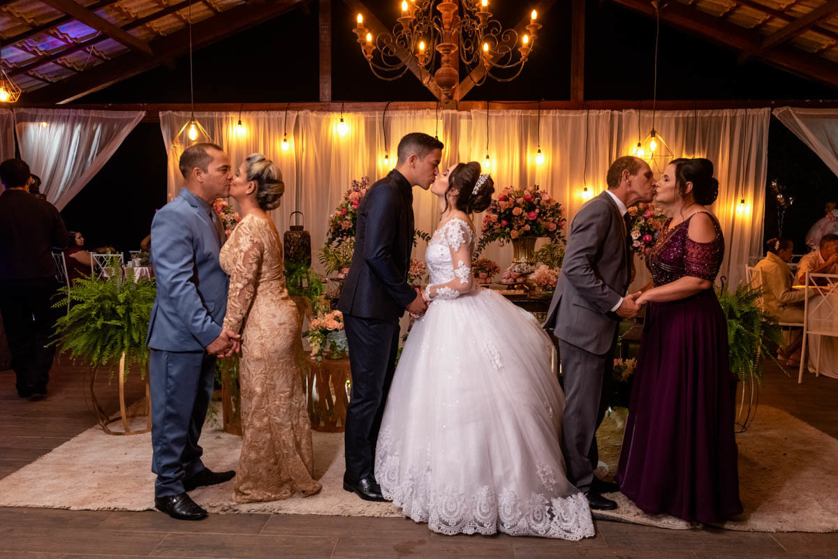 foto de inspiração com os pais no casamento