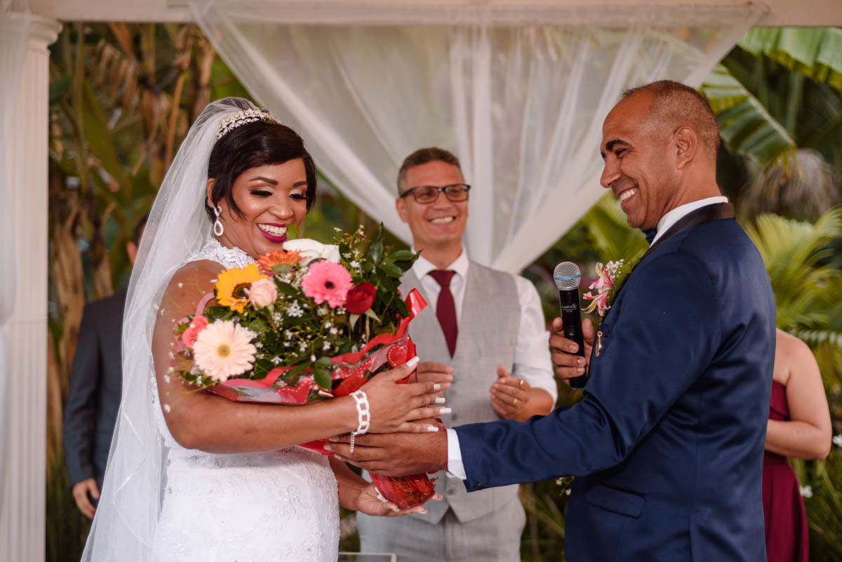 supressa do noivo para a noiva durante a cerimônia