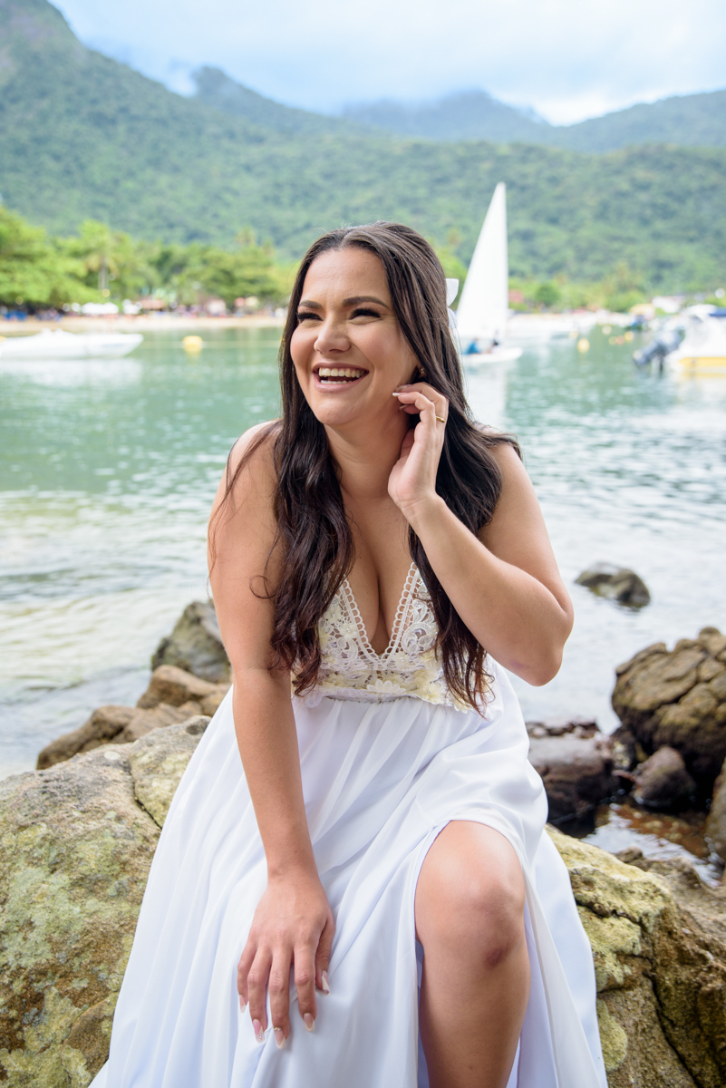 noiva com sorriso lindo e espontâneo 