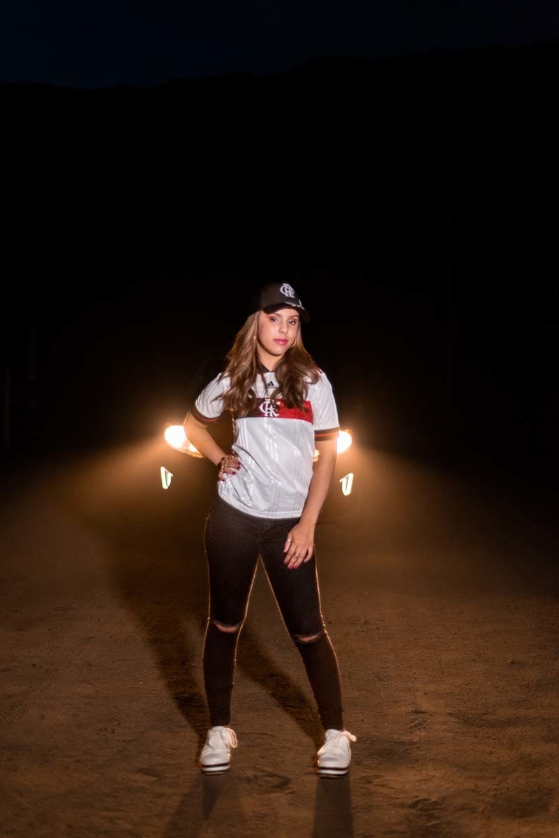 ensaio com o farol do carro