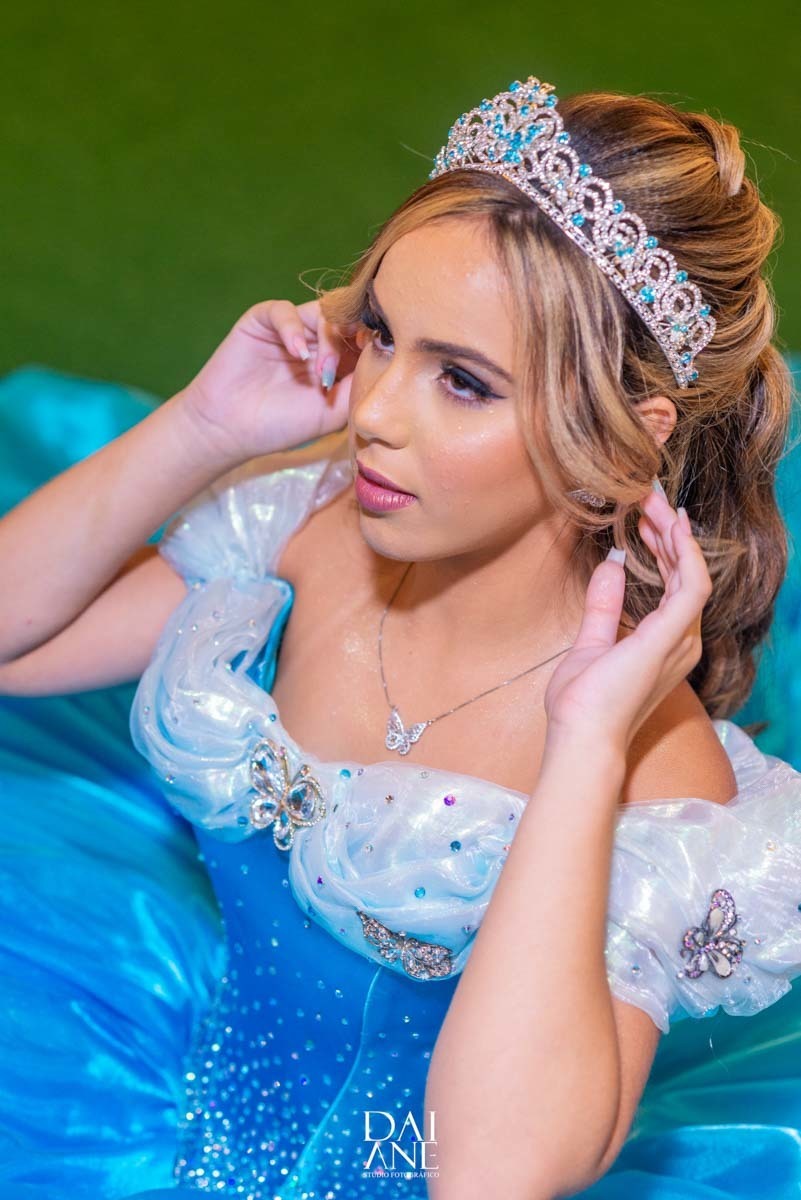 vestido de debutante azul lindo