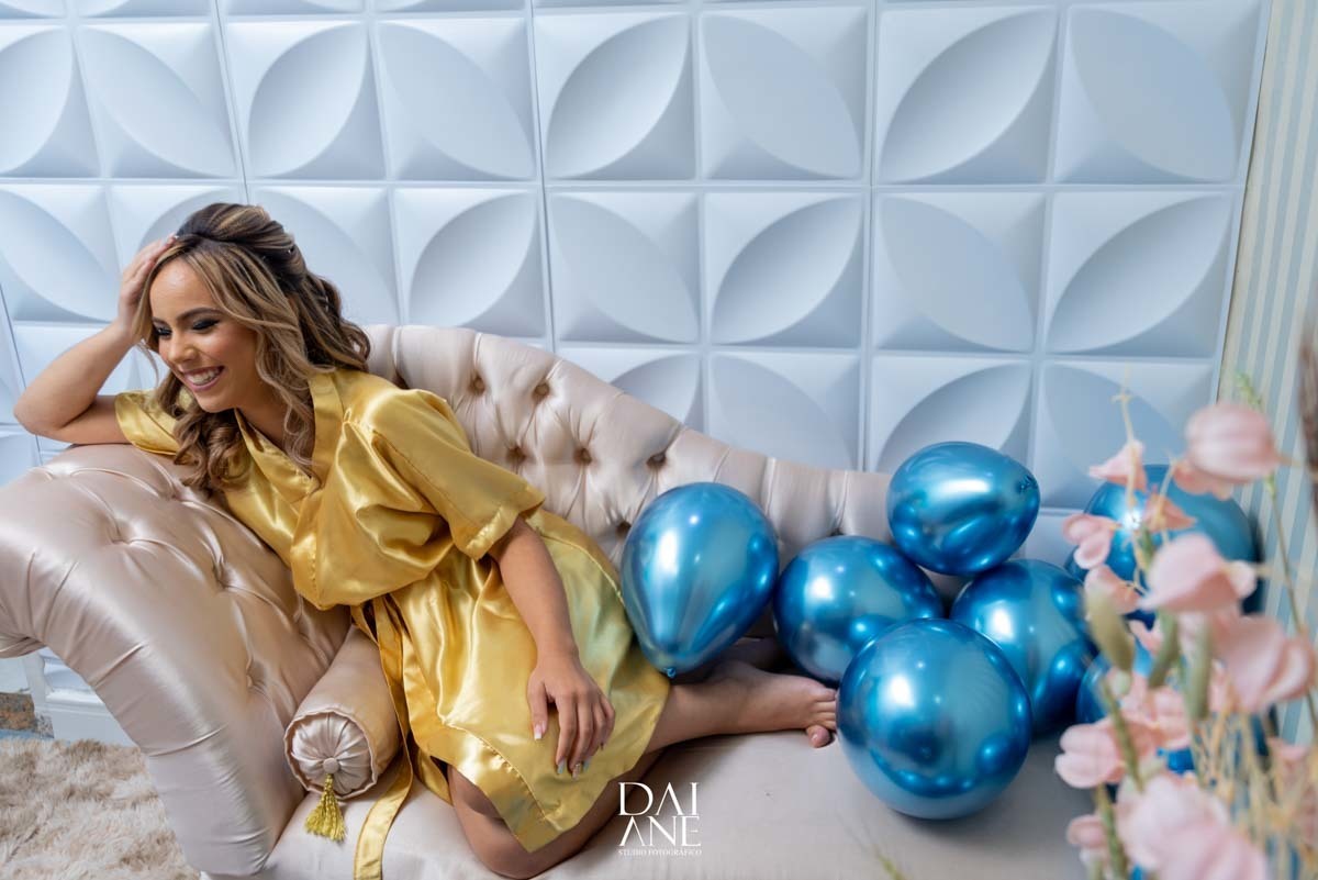 debutante linda no espaço Karine Mattos