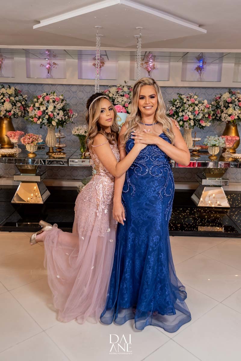vestido para mãe de debutante lindo azul