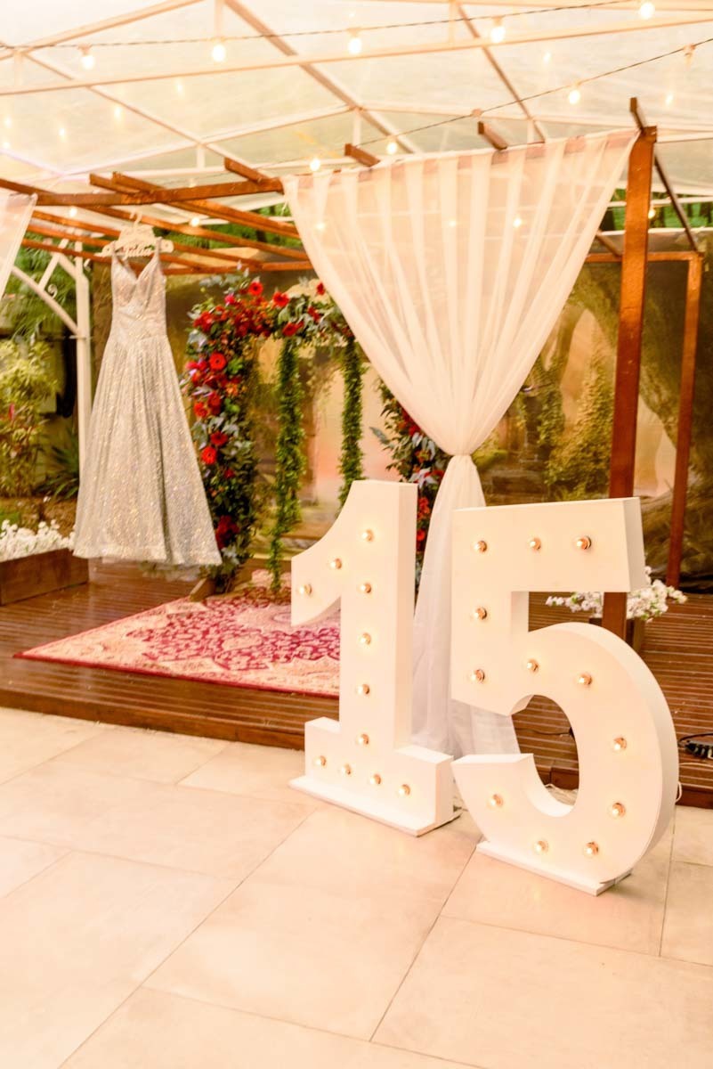 15 anos no salão ballroom iris