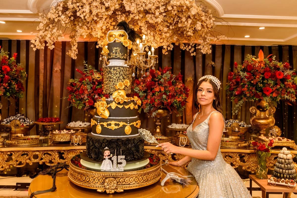 mesa do bolo tema baile de máscaras 