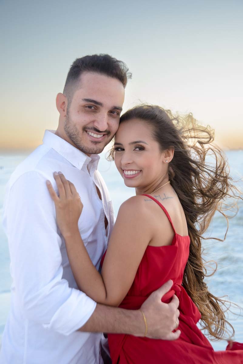 sorriso espontâneo no ensaio de casal