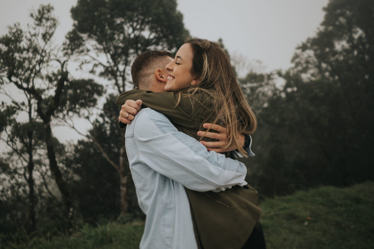 pedido de casamento, casamento, noivos, noiva, anel de noivado, aliança, pedido, wedding, pré-wedding, aliança de noivado, montanha, ensaio fotográfico, pedido na montanha