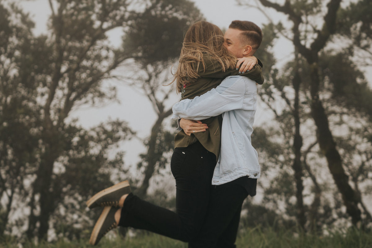 pedido de casamento, casamento, noivos, noiva, anel de noivado, aliança, pedido, wedding, pré-wedding, aliança de noivado, montanha, ensaio fotográfico, pedido na montanha