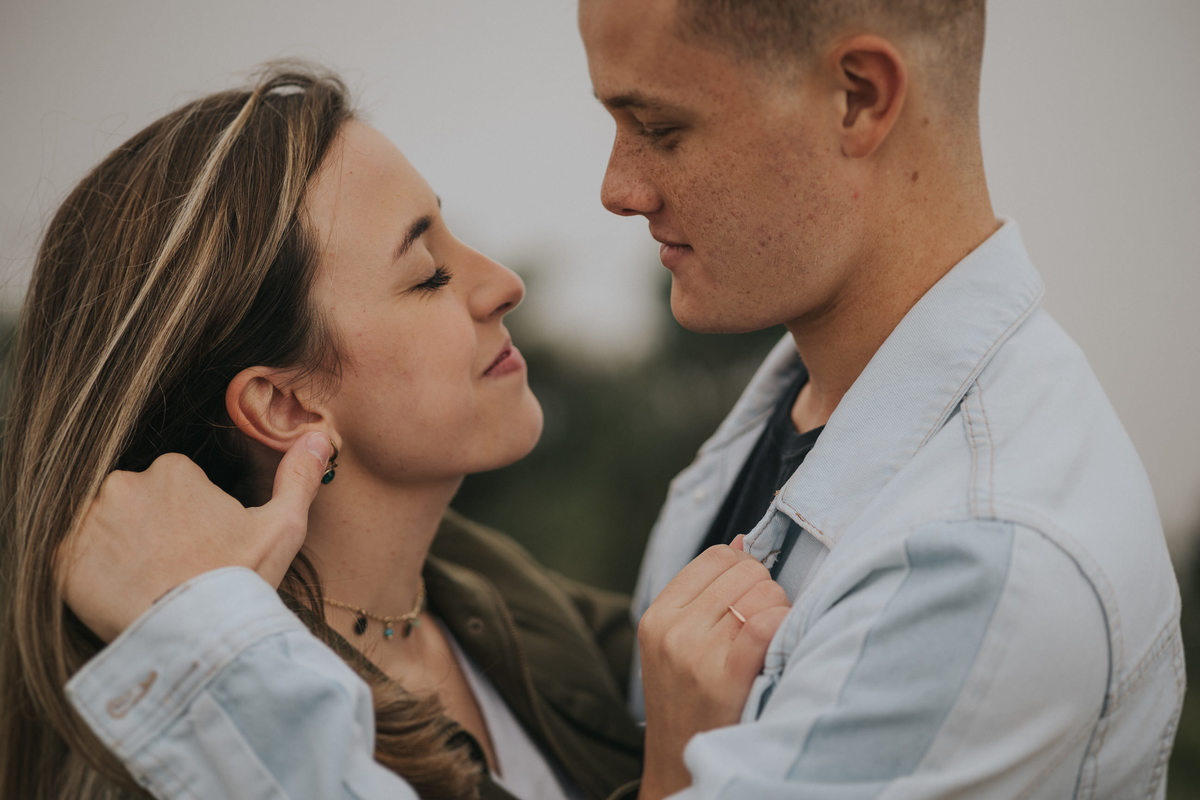 pedido de casamento, casamento, noivos, noiva, anel de noivado, aliança, pedido, wedding, pré-wedding, aliança de noivado, montanha, ensaio fotográfico, pedido na montanha