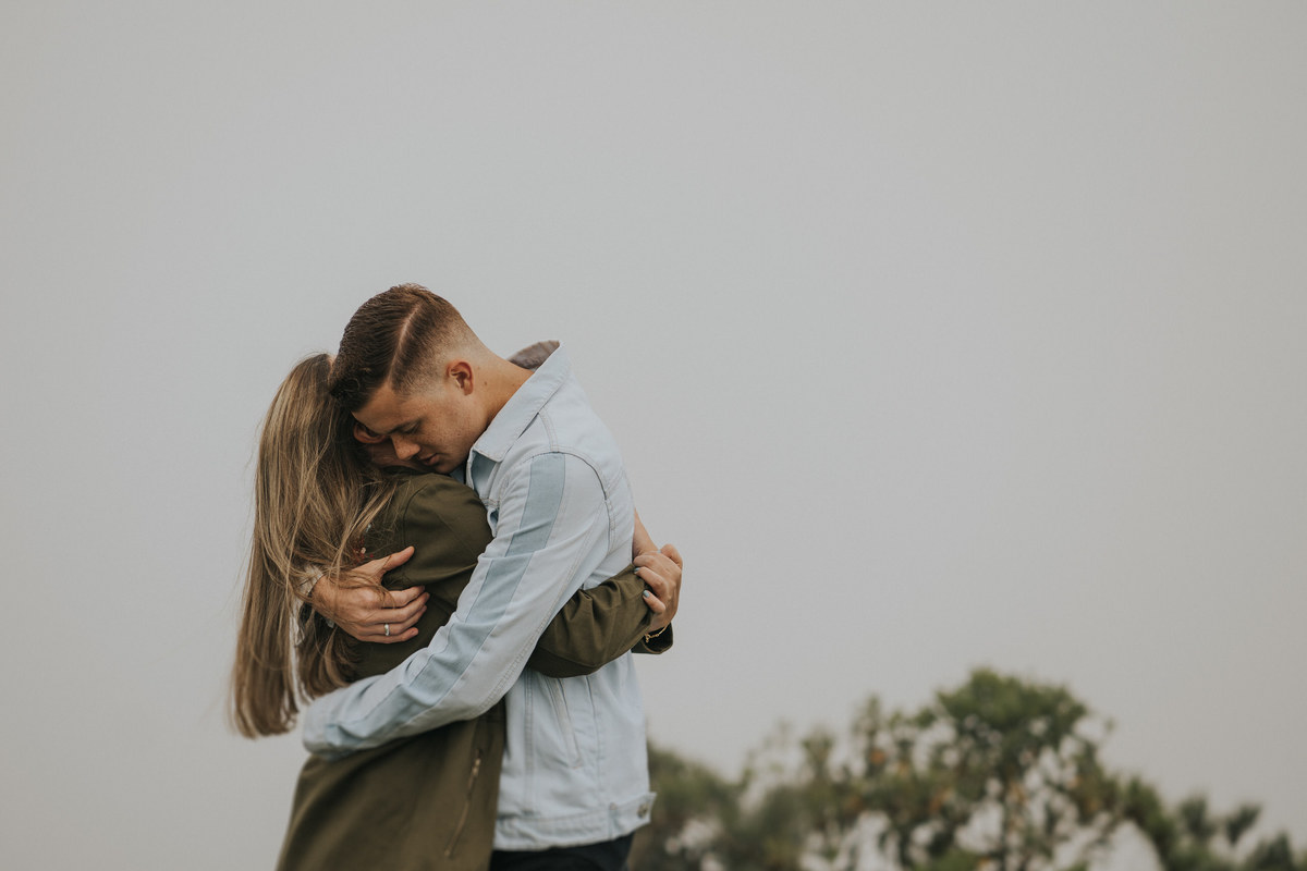 pedido de casamento, casamento, noivos, noiva, anel de noivado, aliança, pedido, wedding, pré-wedding, aliança de noivado, montanha, ensaio fotográfico, pedido na montanha