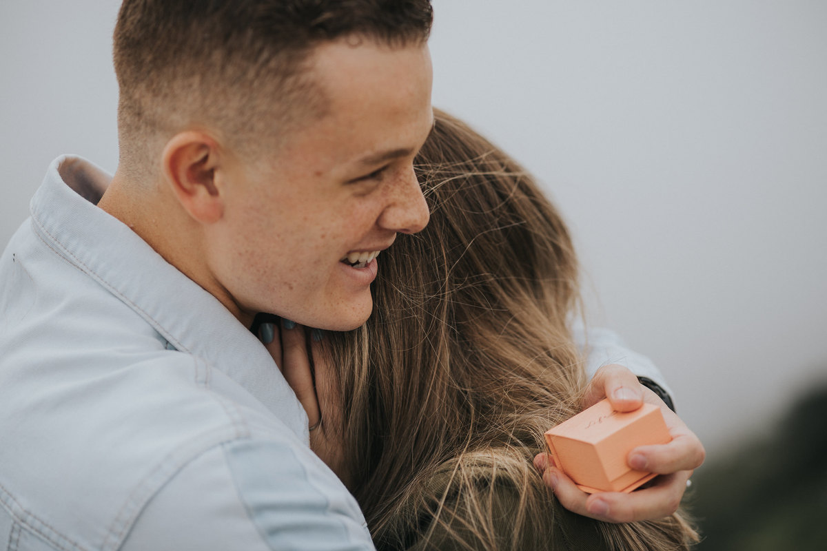 pedido de casamento, casamento, noivos, noiva, anel de noivado, aliança, pedido, wedding, pré-wedding, aliança de noivado, montanha, ensaio fotográfico, pedido na montanha