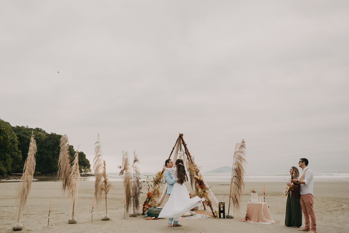 wedding, elopement wedding, elopement, renovação de votos, bodas, casamento na praia, cerimônia de casamento, casamento boho, estilo boho, decoração boho, noiva, vestido de noiva, wedding