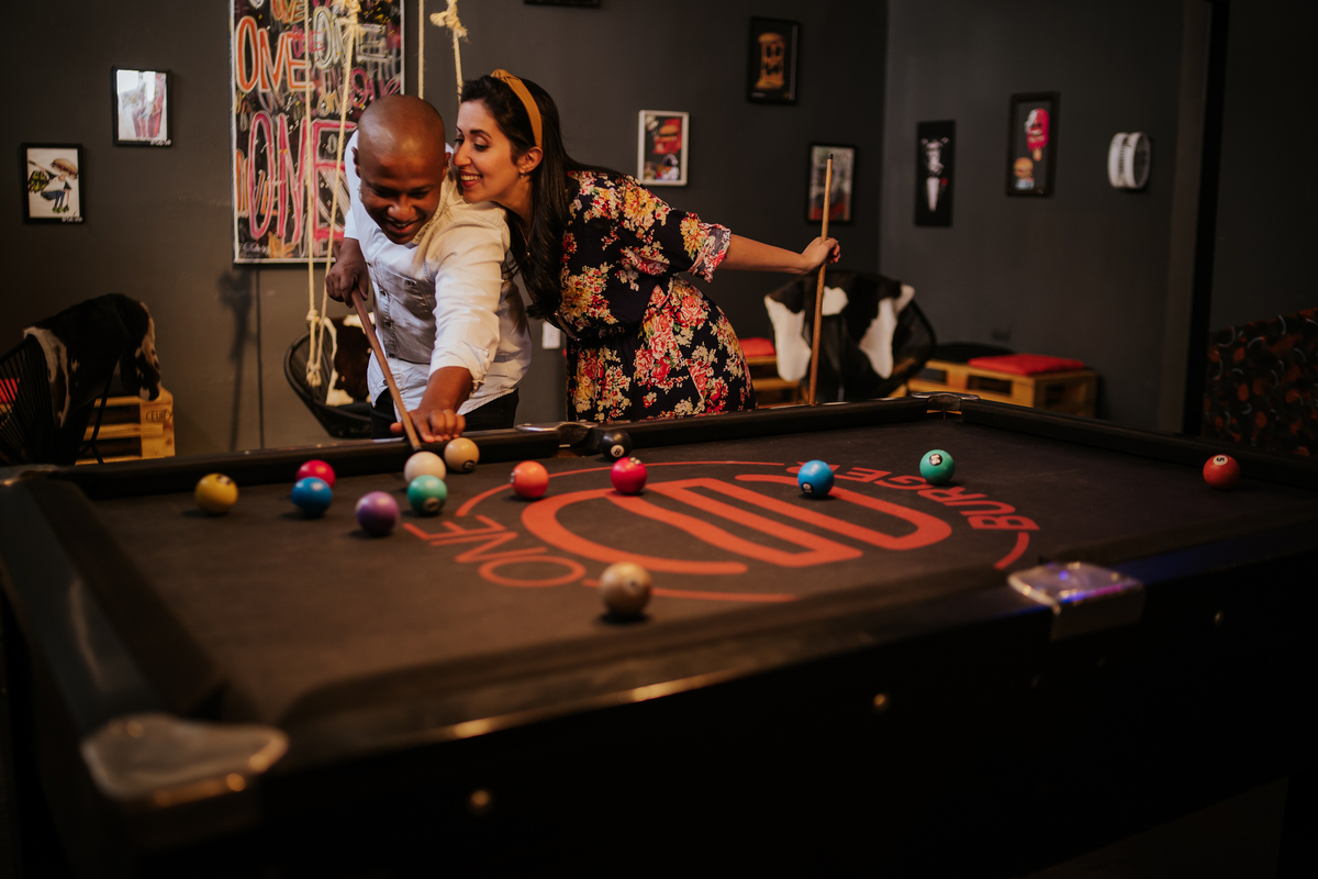 pré-wedding, ensaio fotográfico, fotos de casal, ensaio de casal, fotos em hamburgueria, casamento, one burger, ensaio fotográfico original, ensaio de casal criativo