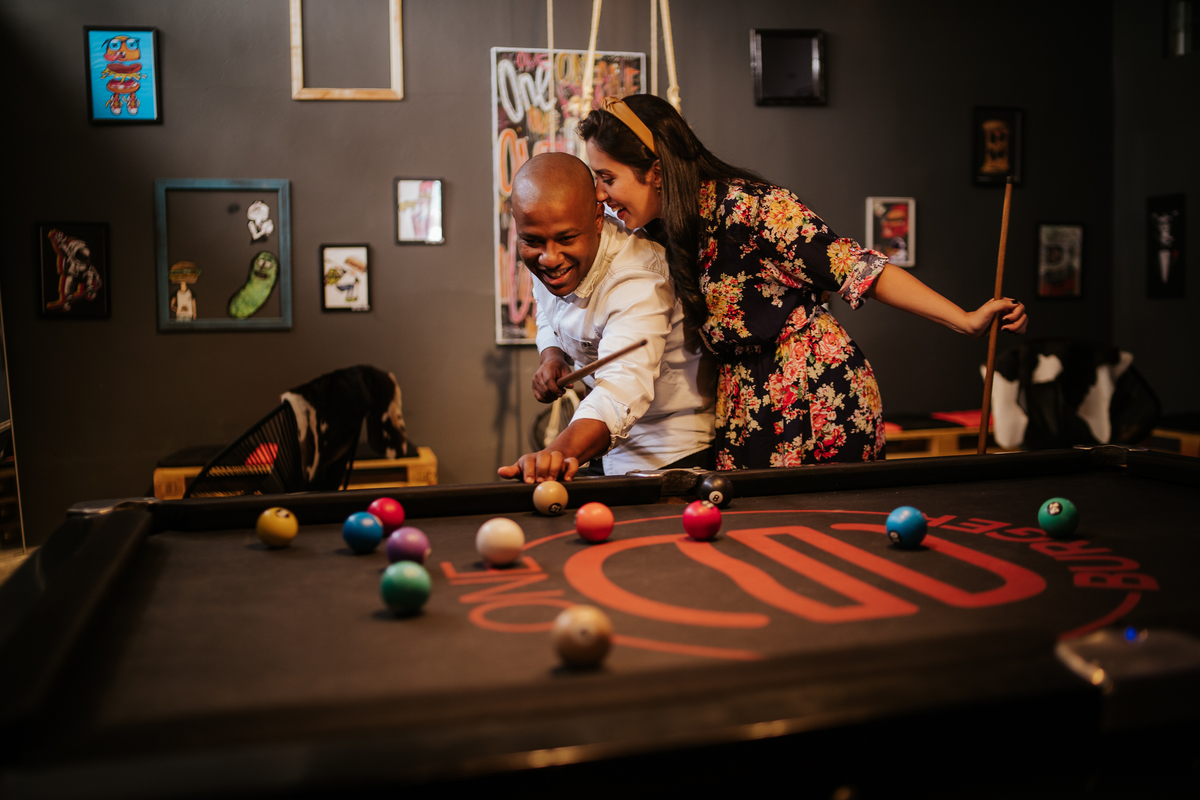 pré-wedding, ensaio fotográfico, fotos de casal, ensaio de casal, fotos em hamburgueria, casamento, one burger, ensaio fotográfico original, ensaio de casal criativo