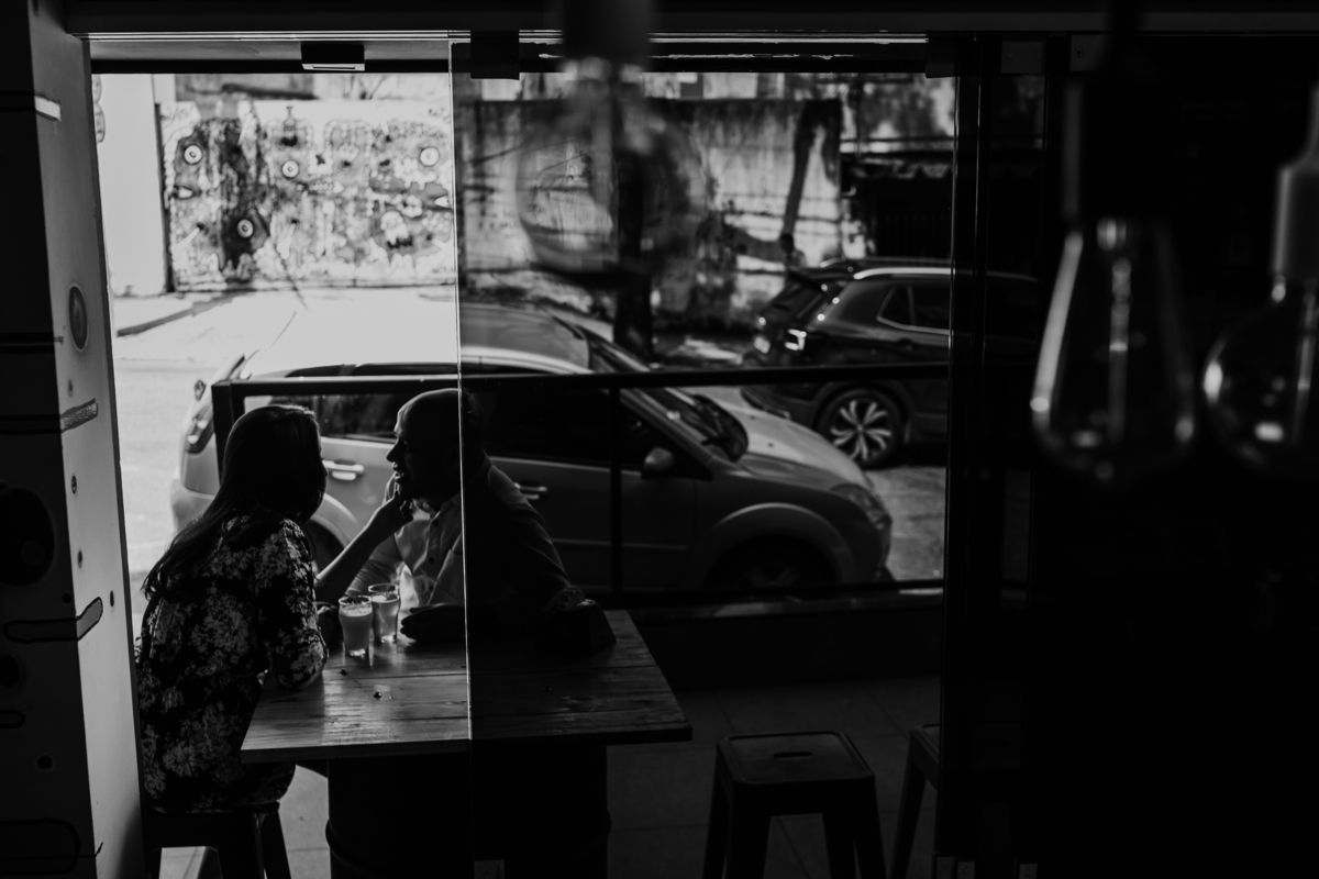 pré-wedding, ensaio fotográfico, fotos de casal, ensaio de casal, fotos em hamburgueria, casamento, one burger, ensaio fotográfico original, ensaio de casal criativo