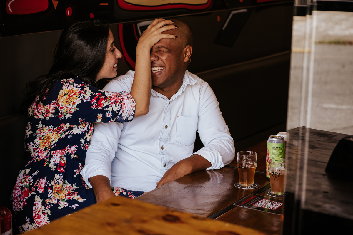 pré-wedding, ensaio fotográfico, fotos de casal, ensaio de casal, fotos em hamburgueria, casamento, one burger, ensaio fotográfico original, ensaio de casal criativo