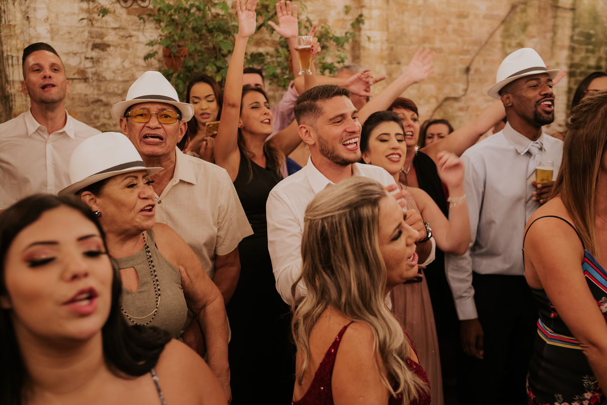 casa quena, mini wedding, casamento, wedding, noiva, dia da noiva, bride, vestido de noiva, maquiagem de noiva, wedding dress, cerimônia de casamento, dia do noivo, casamento moderno, amigos do noiva, madrinhas, padrinhos,wedding dress