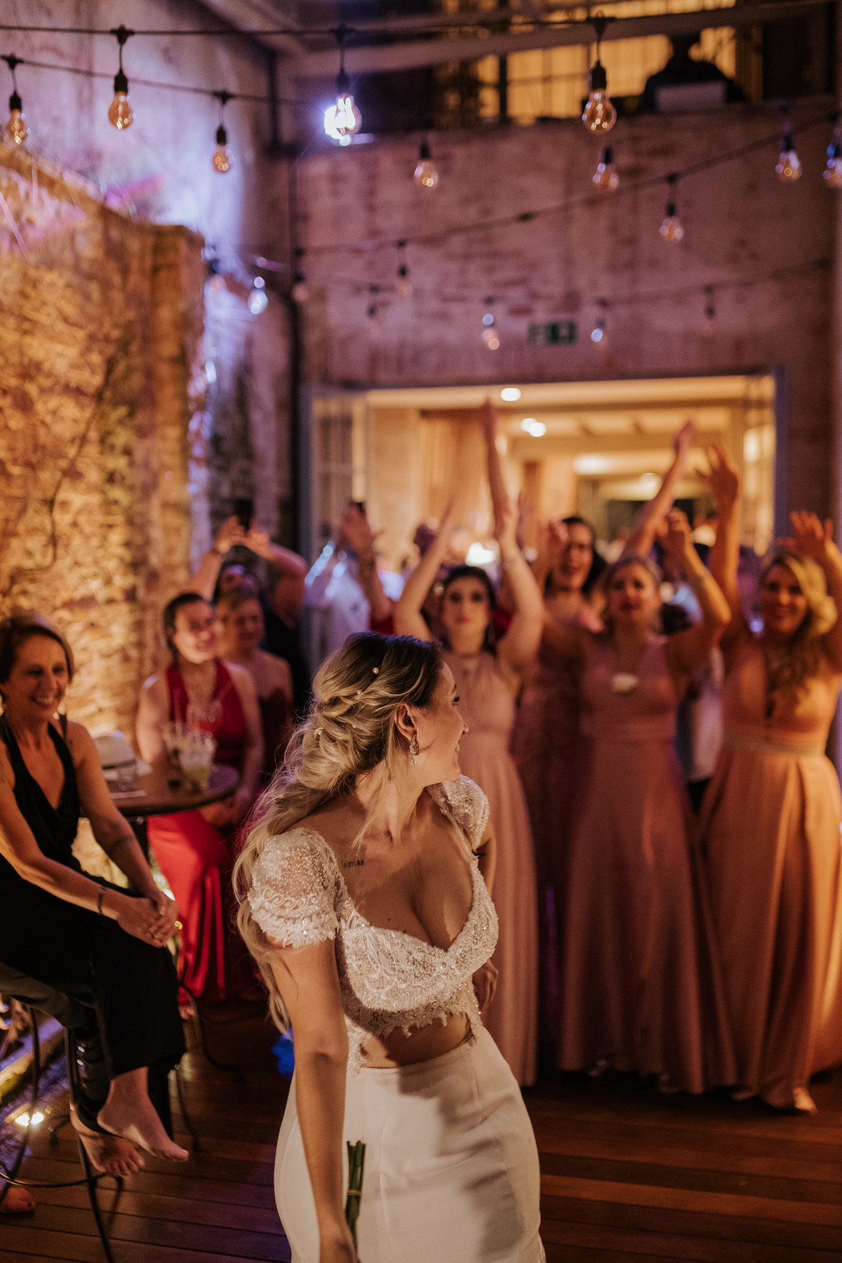 casa quena, mini wedding, casamento, wedding, noiva, dia da noiva, bride, vestido de noiva, maquiagem de noiva, wedding dress, cerimônia de casamento, dia do noivo, casamento moderno, amigos do noiva, madrinhas, padrinhos,wedding dress